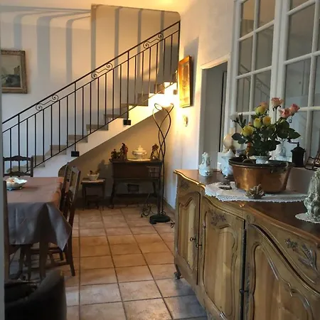 Maison Au Calme Avec Jardin Et Garage Proche Du Centre Et De La Holiday home *