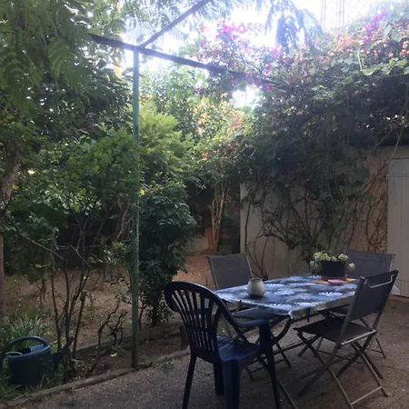 Holiday home Agreable Maison De Au Calme Avec Garage *