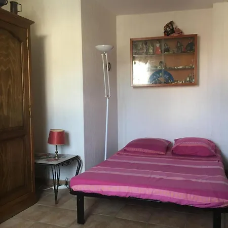 Holiday home Agreable Maison De Au Calme Avec Garage