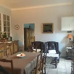 Сasa de vacaciones Maison Au Calme Avec Jardin Et Garage Proche Du Centre Et De La